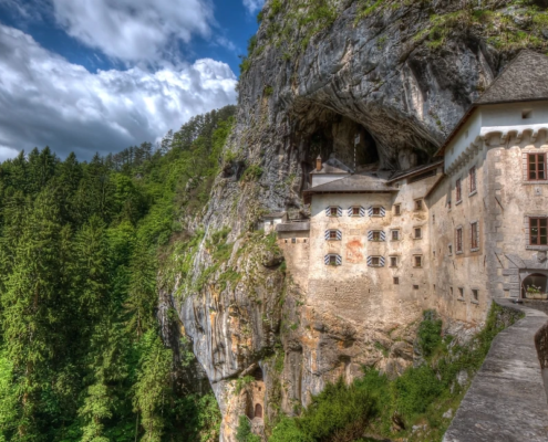 Lake Bled to Posojna Cave & Piran Tour - Predjama Castle