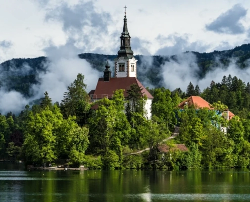 Eiland in het meer van Bled